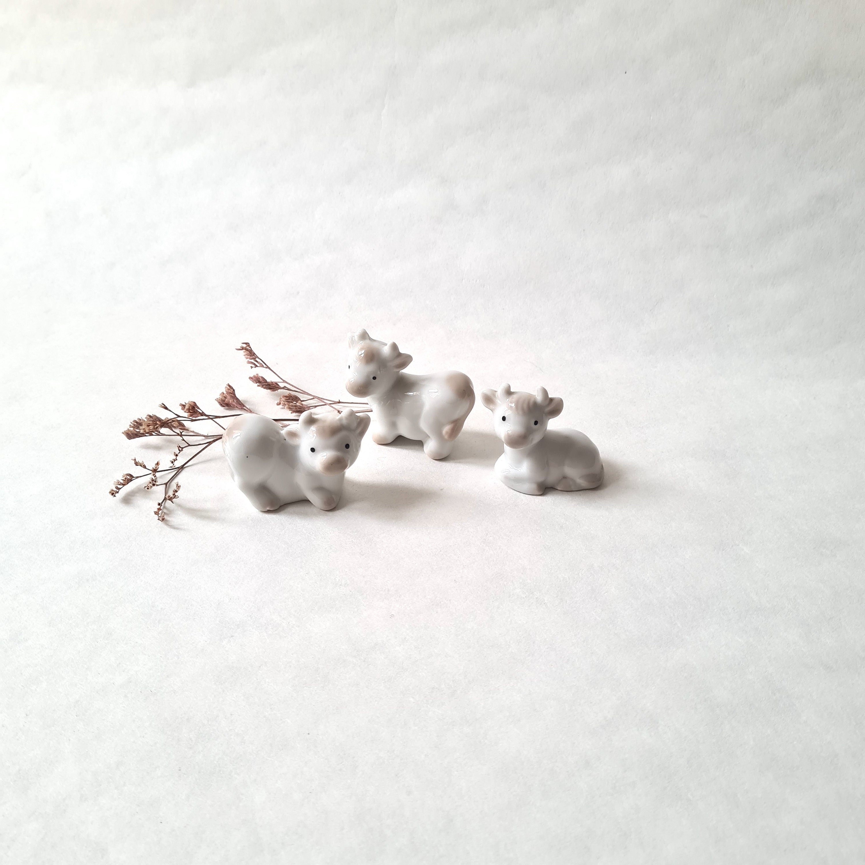 ヴィンテージ牛の置物 主題 ロット3/磁器セラミック/白/装飾