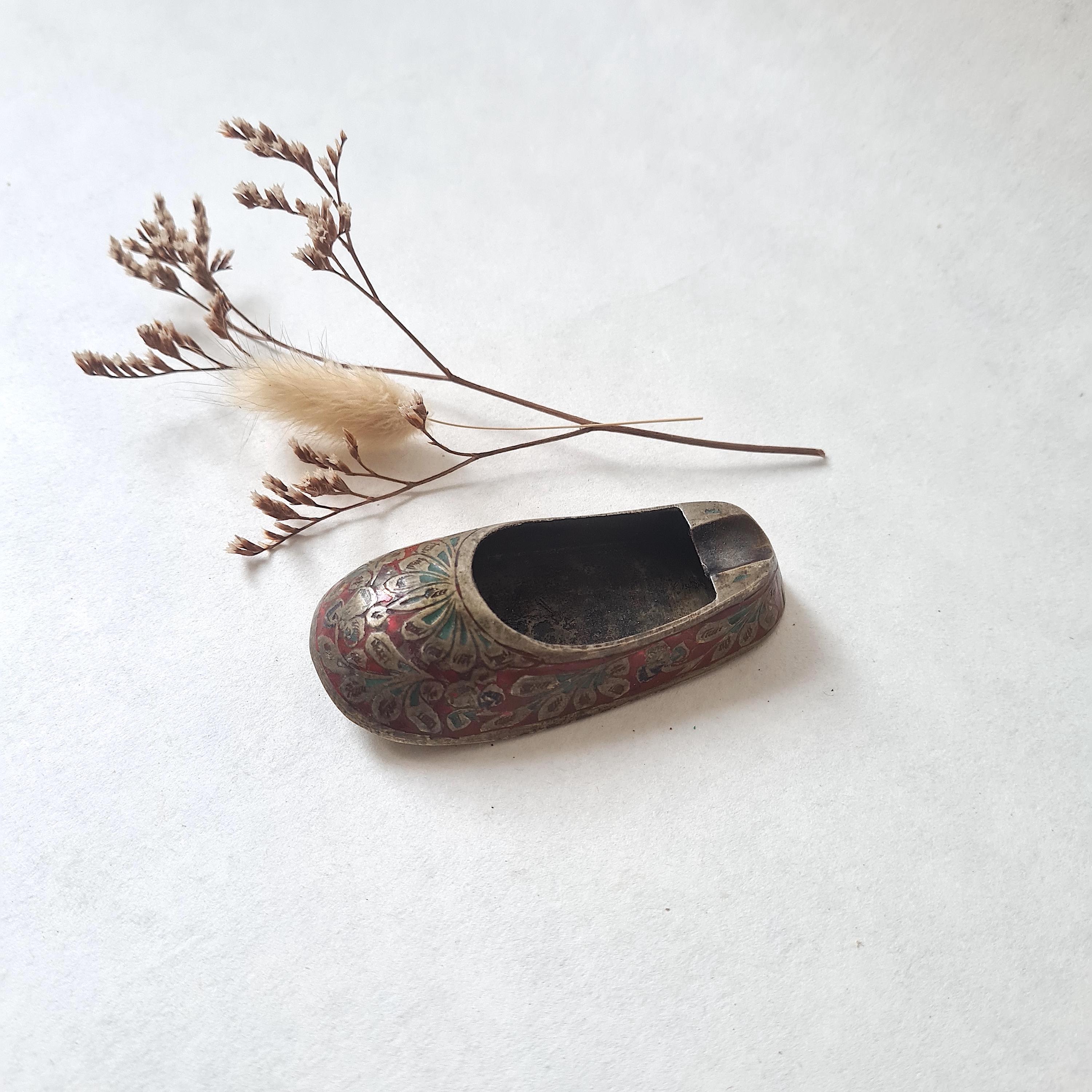 Cendrier Fantaisie En Laiton Doré - Forme Chaussure (France)