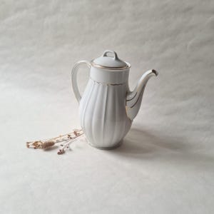 Vintage large fine Bavaria porcelain teapot/white gold/with golden edging/tea coffee table service/old 1950s 50s/classic elegant chic/gift
