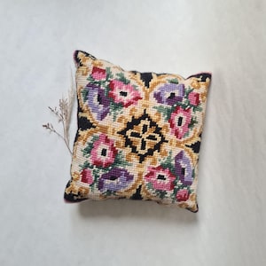 Vintage square canvas cushion/cross stitch/tapestry/artisanal handmade/kitsch decoration decor/retro French 60s-70s/flower pattern/cotton