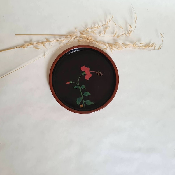 Vintage plateau bois rond noir decor fleur rouge relief artisanal fait main decoratif petit maison intérieur decor decoration laqué brillant