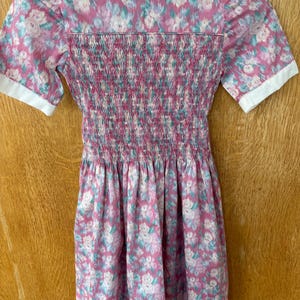 Gesmoktes Kinderkleid