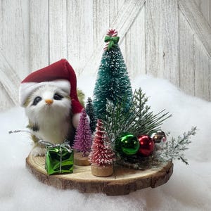 Santa Hat Kitty Cat Wood Slice, Rustic Christmas Tiered Tray Decor (6")