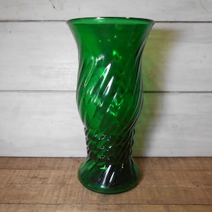 Brody Emerald Green Vase 9.5 Inches - Swirl & Ribbed