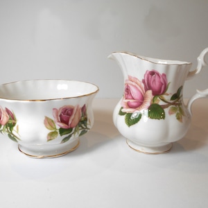 ENGLISH BEAUTY Royal Albert English Bone China Creamer and Open Sugar Bowl Set