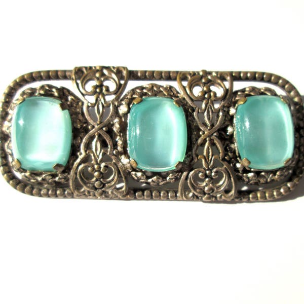 Belle époque tchèque Art Glass Cabochon Brooch Pin Filigree CZECHO Aqua Robin's Egg Blue Turquoise Silver Tone Claw Set Rectangular Moonglow