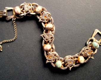 Gold Foil Flaked Bracelet Red Plastic Art Confetti Gold Tone Oval Link 7 Bracelet