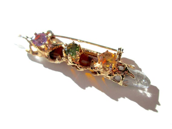 Lovely Vintage Wand Brooch Textured Gold Tone Root Tree Branch Quartz Point Mystical Amethyst Purple Citrine Yellow Peridot Moldavite Green View 6