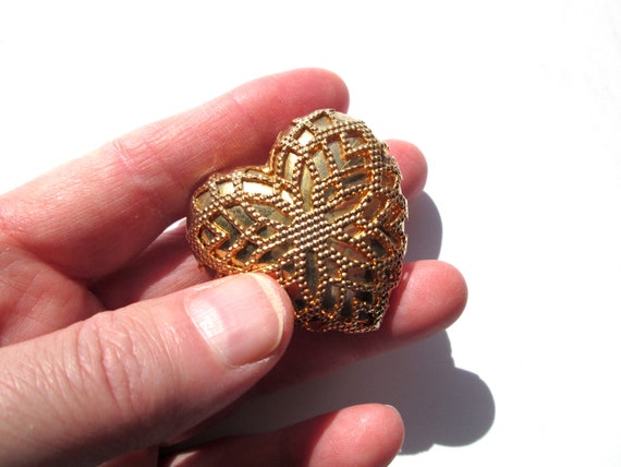 Fun Vintage Scarf Clip Ring Gold Tone Heart Shape… - image 7
