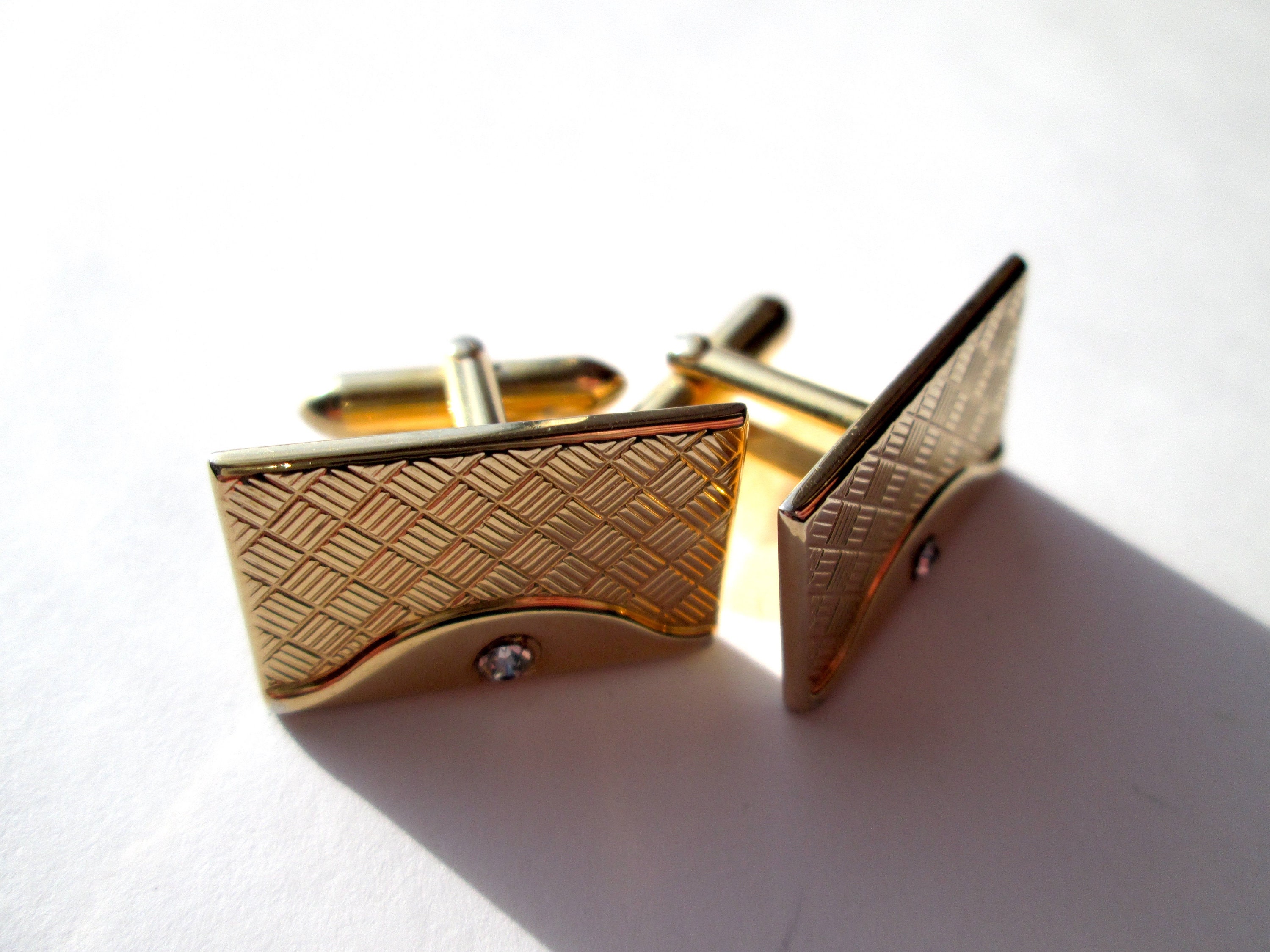 Boutons De Manchette Anciens Signés Swank - Motif Pavé Rectangle Doré - Vintage