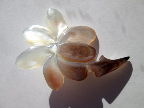 Sweet Vintage Brooch Pin Mother of Pearl MOP Hand… - image 5