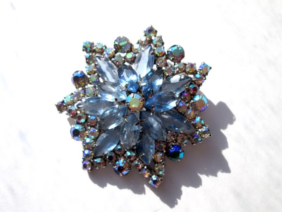 Stunning Vintage Brooch Open Back Soft Sapphire B… - image 5