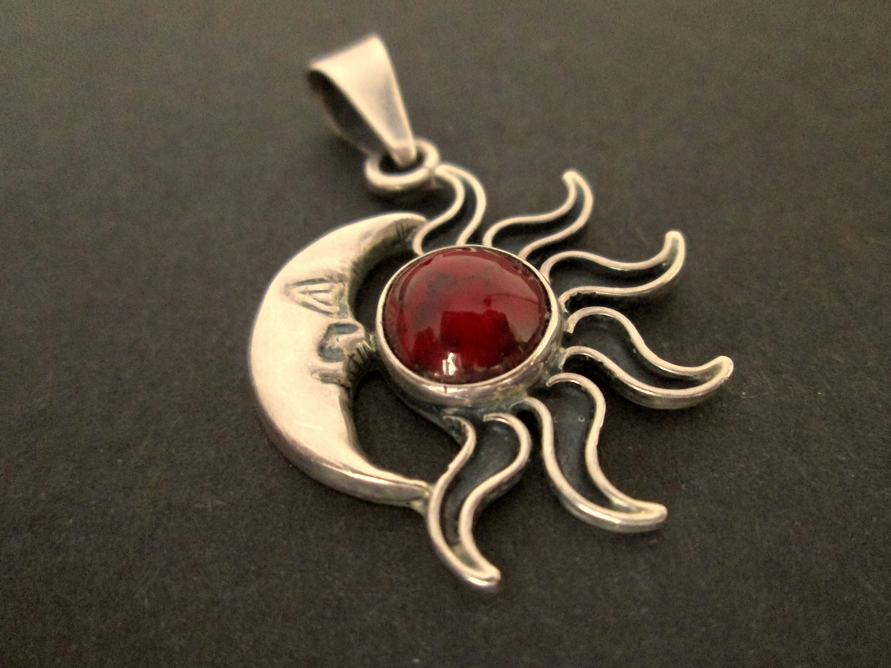 Adorable Vintage Pendant Sterling Silver Stamped 925 5.8g