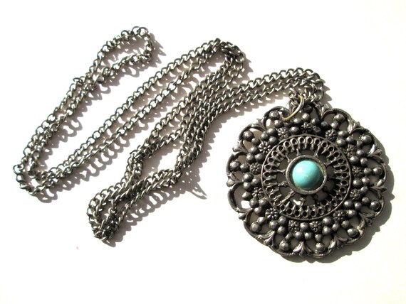 Fun Vintage Medallion Pendant Necklace Dark Silve… - image 2