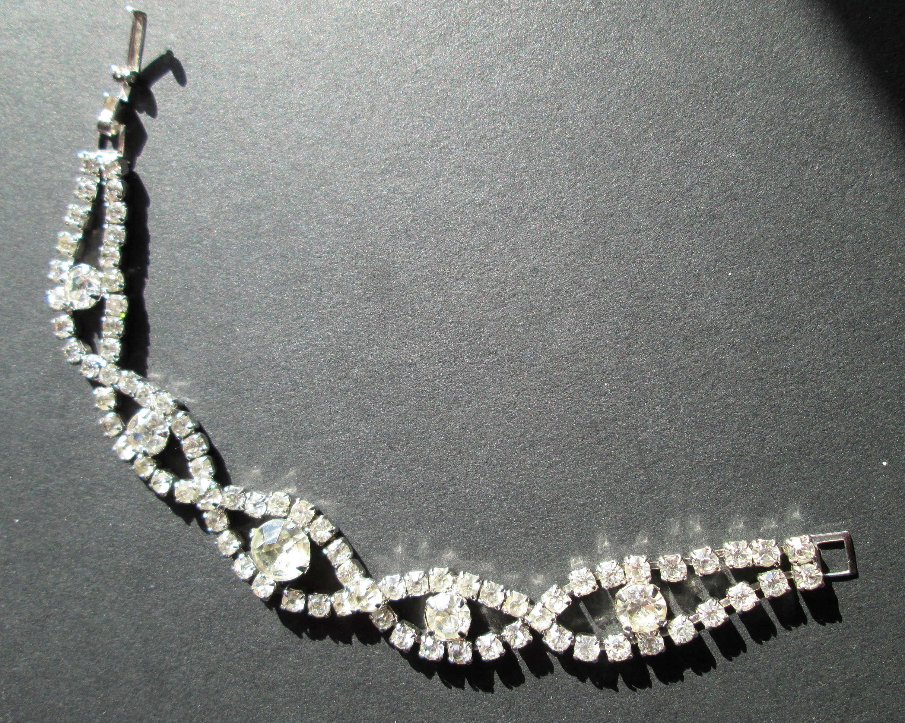 ◆VINTAGE HOLLYWOOD◆ Twist Chain Bracelet VH24NNBR172M Vintage 1980s Gold Tone Twisted Chunky Textured Chain Link