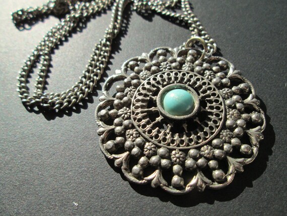 Fun Vintage Medallion Pendant Necklace Dark Silve… - image 5