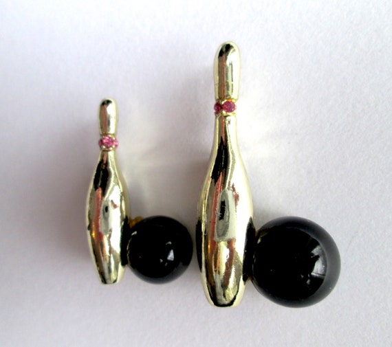 Vintage Pair of Bowling Pin Ball Gold Tone Pink R… - image 1