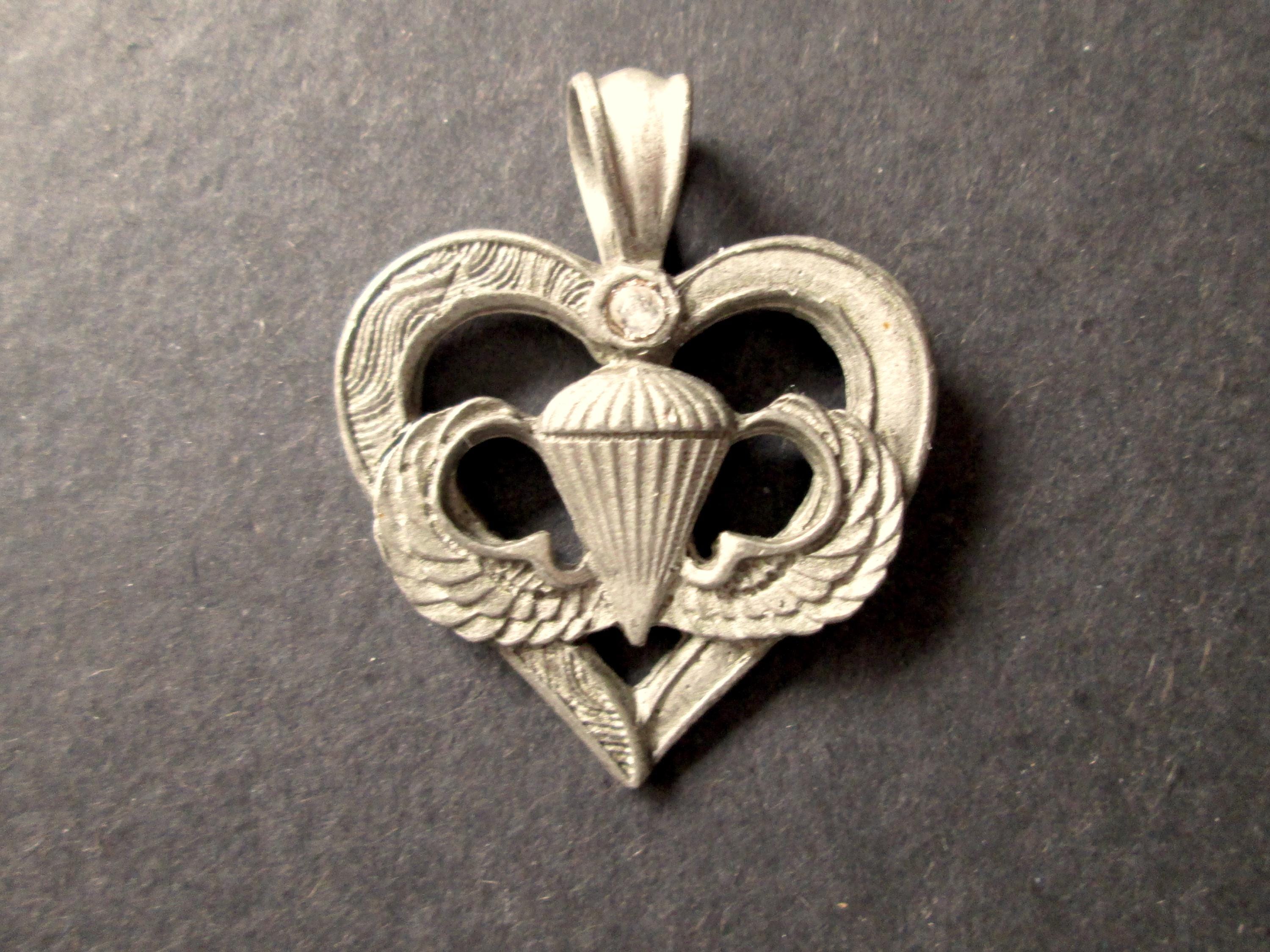 WWII期 US Navy アメリカ海軍 Locketag ヴィンテージ ミリタ Vintage WWII US Army Paratrooper Heart Pendant Matte Silver Tone
