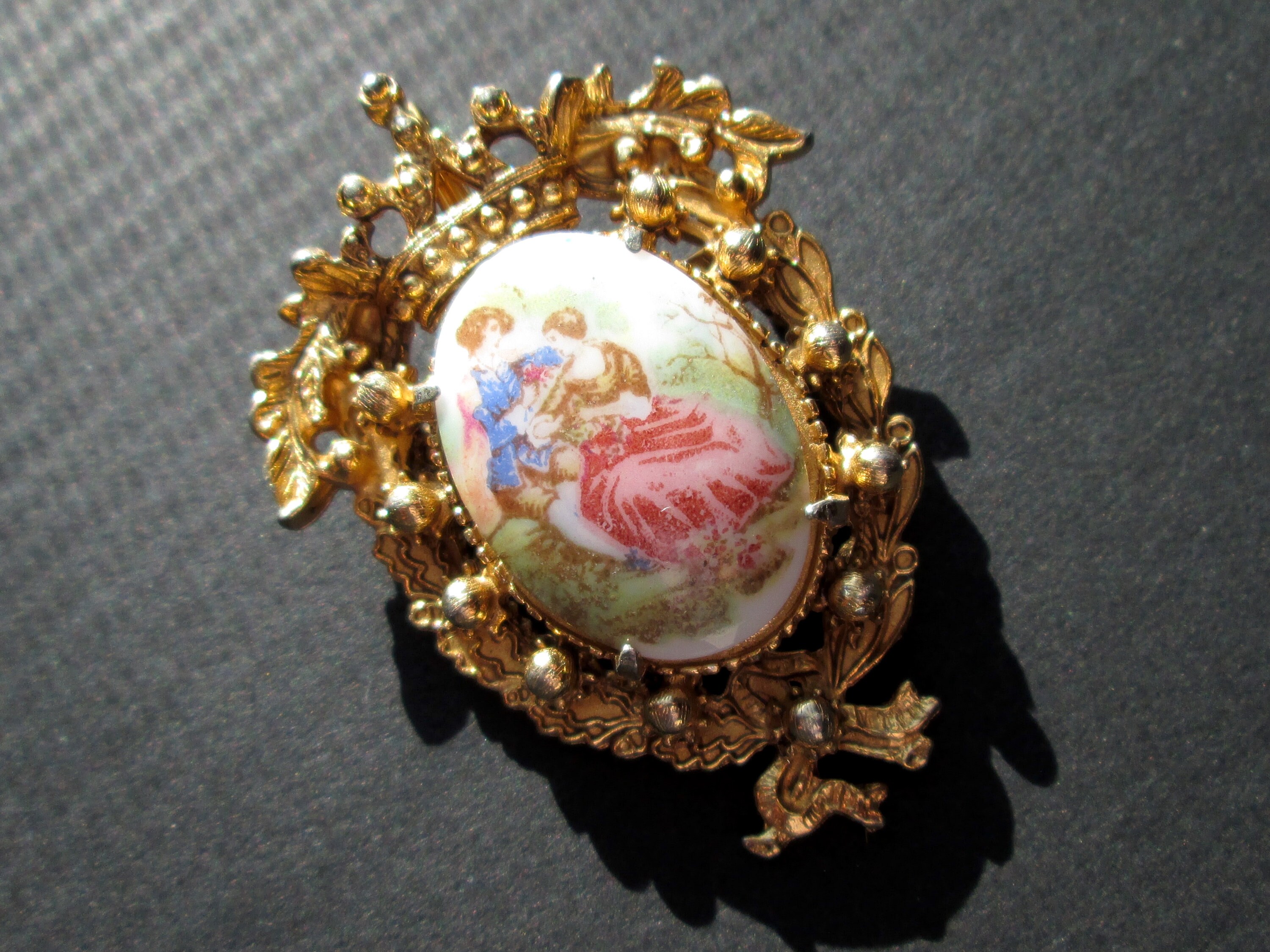 素晴らしいヴィンテージ ブローチ サイン入り FLORENZA オーバル