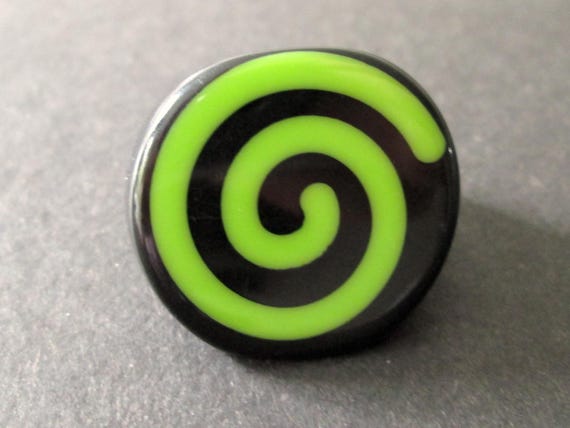 Fun Vintage Statement Ring Bright Lime Green Spir… - image 6