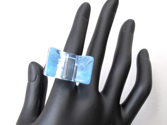 Adorable Vintage Statement Ring Translucent Pale … - image 2