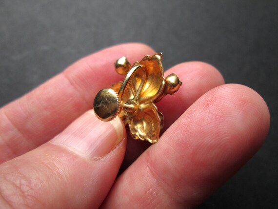 Sweet Vintage Screw Back Earrings Gold Tone Iris … - image 9