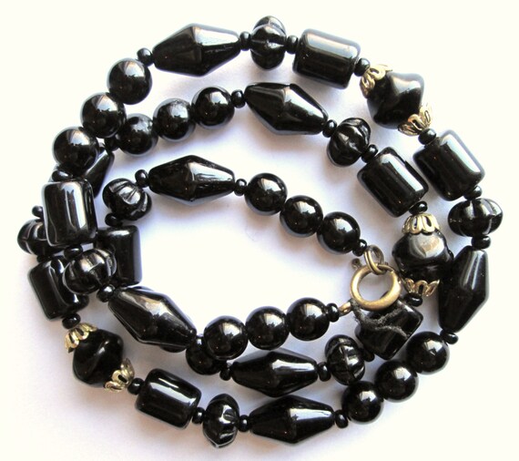 Vintage Black Faux Jet Onyx Glass Beaded Necklace With Round