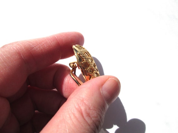 Fun Vintage Scarf Clip Ring Gold Tone Heart Shape… - image 8