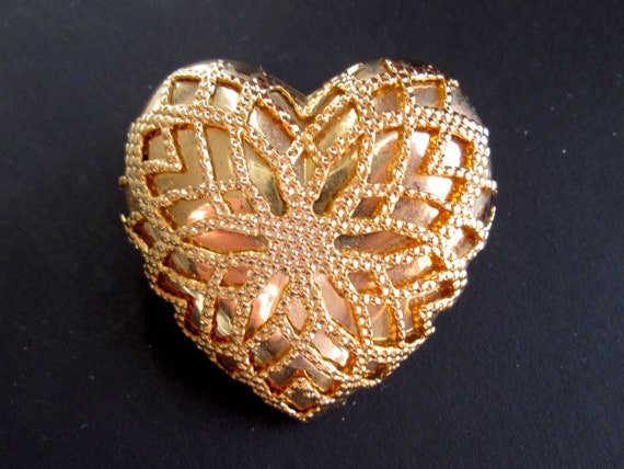 Fun Vintage Scarf Clip Ring Gold Tone Heart Shape… - image 3