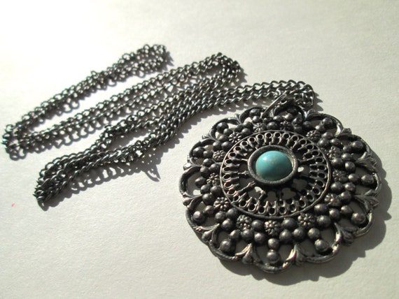 Fun Vintage Medallion Pendant Necklace Dark Silve… - image 4