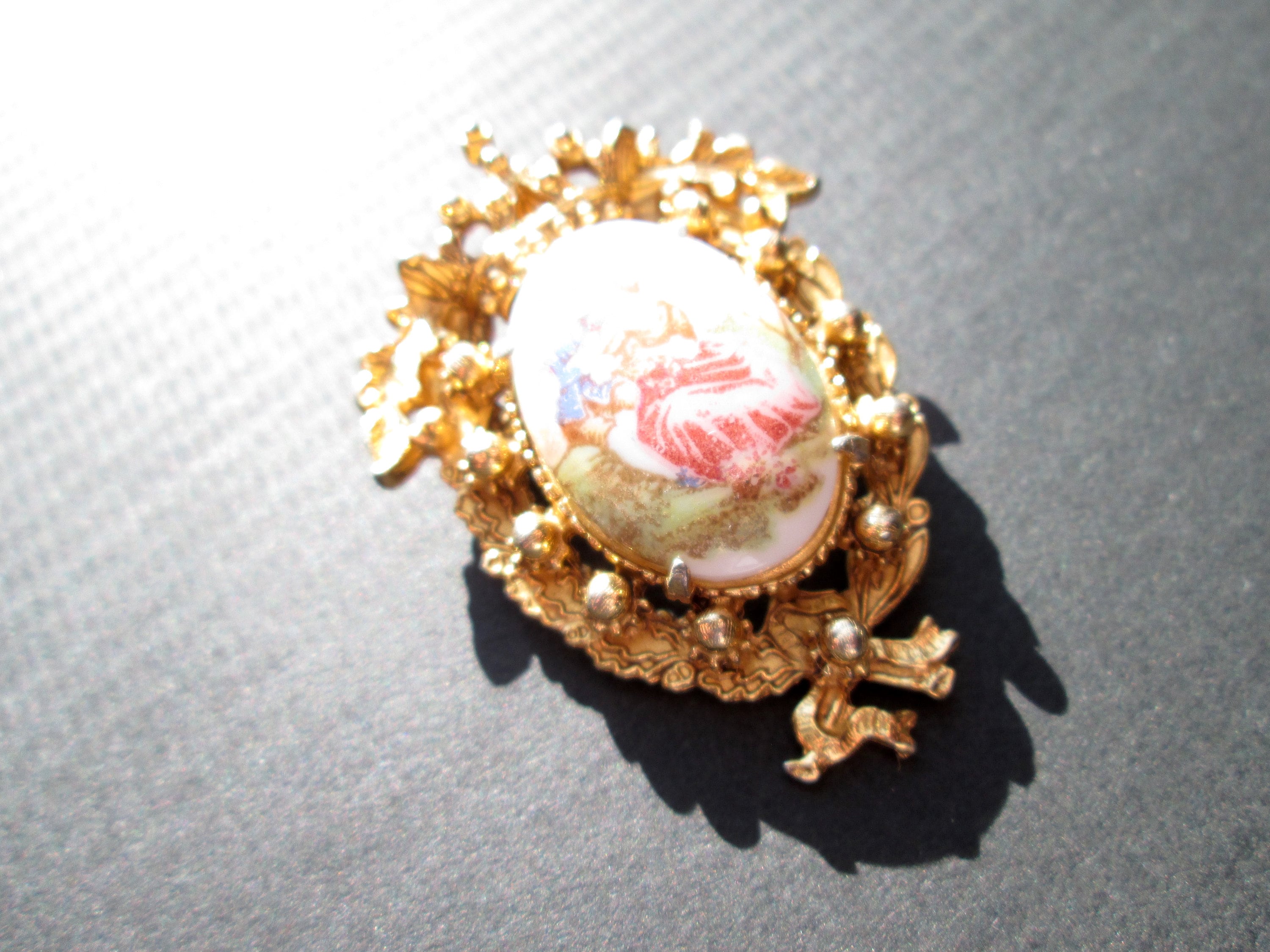 素晴らしいヴィンテージ ブローチ サイン入り FLORENZA オーバル