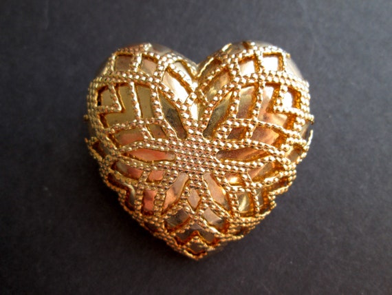Fun Vintage Scarf Clip Ring Gold Tone Heart Shape… - image 4