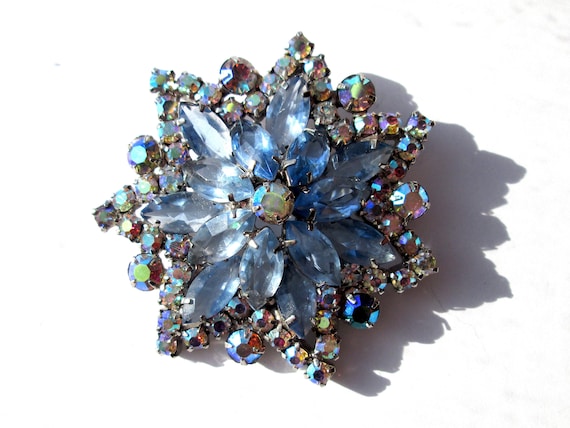 Stunning Vintage Brooch Open Back Soft Sapphire B… - image 4