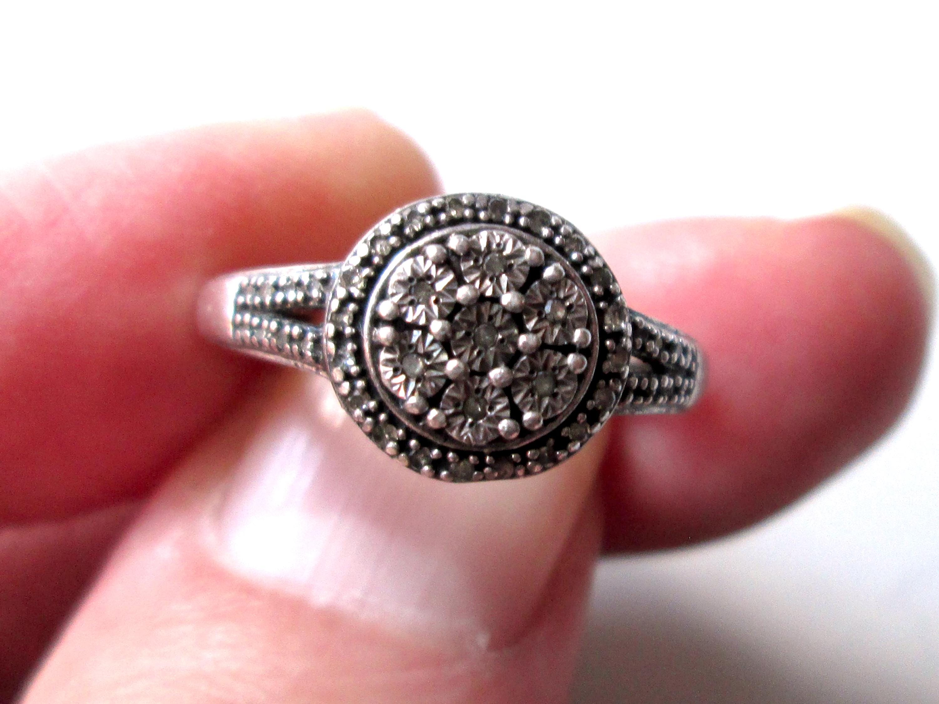 Wonderful Vintage Ring Sterling Silver Stamped 925 2.5g