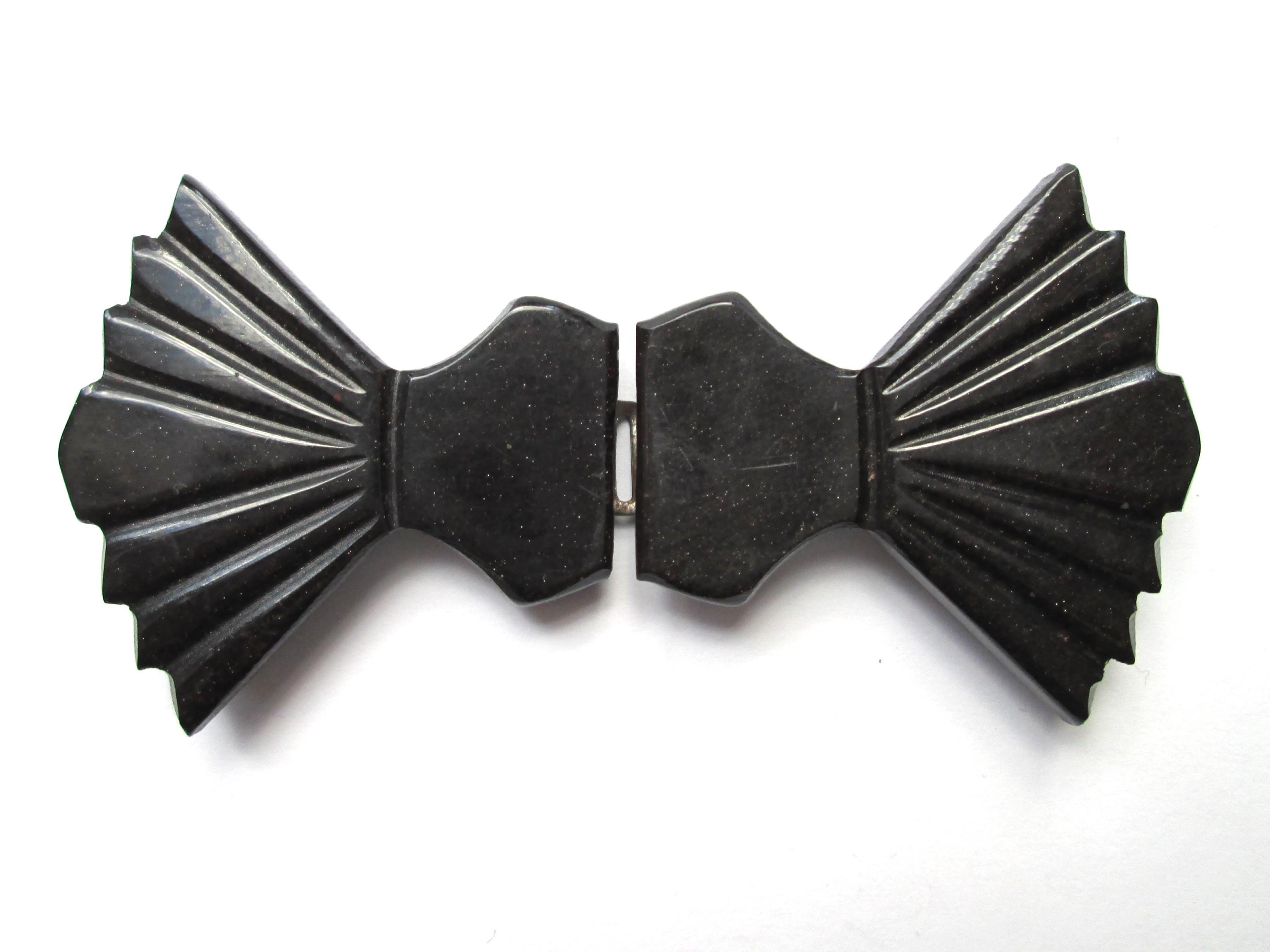 1980’s Vintage two-piece belt buckle in a bow tie or bow shape. Abstract Bow Tie Shape Two Piece Interlocking Vintage Belt  main image 2