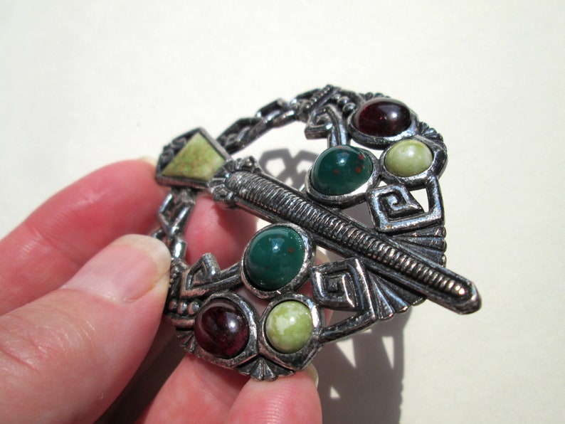 Vintage Celtic Signed Sol d/'Or Penannular Kilt Cloak Pin Style Brooch Miracle Pewter Tone Faux Connemara Marble Art Glass Cabochon Soldor