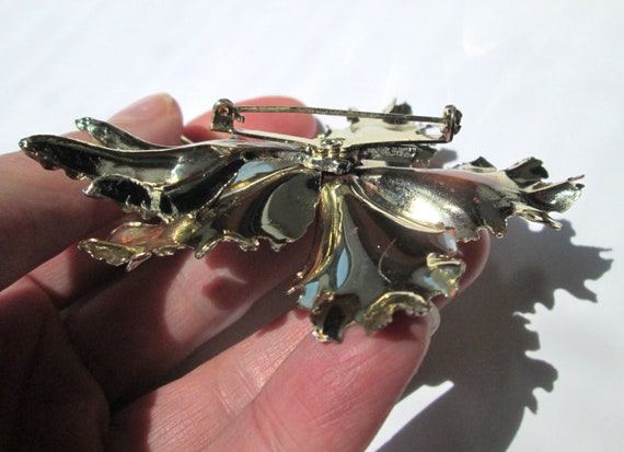 Vintage Pale Gold Tone Large Floral Flower Brooch… - image 4