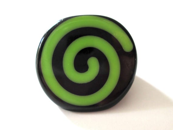Fun Vintage Statement Ring Bright Lime Green Spir… - image 4