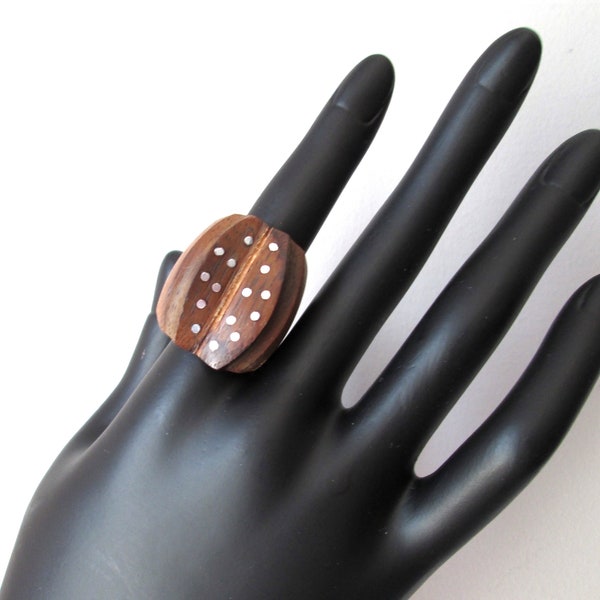 Wonderful Vintage Statement Ring Size 7 Hand Carved Wood Tiny Silver Tone Dots Studs Dotted Fluted Oval Stylized Fruit Artisan Unusual Fun