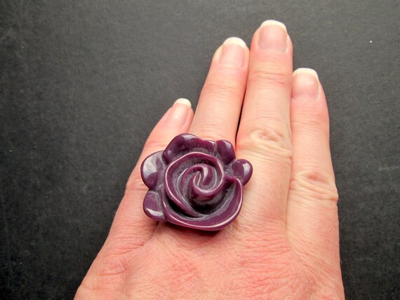 Big Bold Vintage Deep Plum Purple Statement Ring M