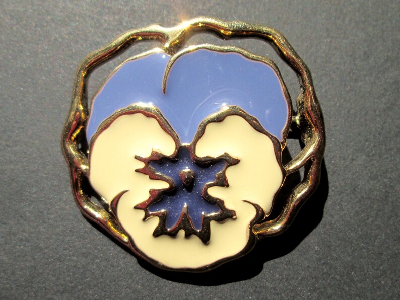 Vintage Avon Full Bloom Pansy Brooch Flower Enamel Enameled Opaque Cream Periwinkle Indigo Navy Shades of Blue Gold Tone Denim Tones image 2