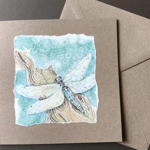 Carte de voeux colorée de libellule de chasseur de ma peinture d'aquarelle originale, carte d'anniversaire fabriquée à la main par Edie Brae