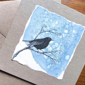 Merel fine art handgemaakte wenskaart van mijn originele aquarel schilderij van winter merel in de sneeuw, Britse vogelkaart door Edie Brae