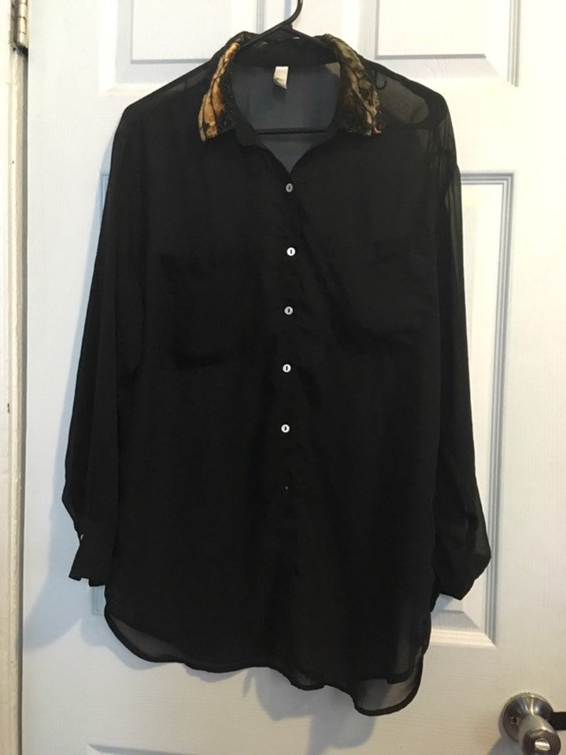 Ciffon shirt with velvet detail