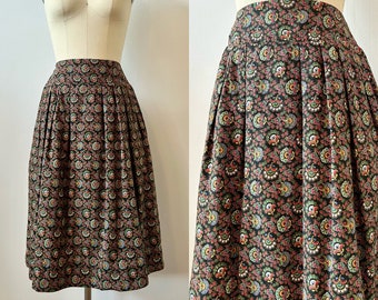 1970s Black Paisley Flared Skirt | 70s Colorful Floral Print Skirt | Vintage Casual Pleated Skirt with Pockets | Size XS