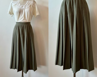 1970s Olive Green Pleated Skirt | 70s Dark Green A-Line Skirt | Vintage Size Zip Swing Skirt | Size S