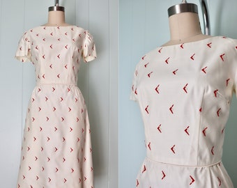 1960s White Boomerang Wiggle Dress | 60s Flocked Velvet Party Dress | Vintage Novelty Print Cocktail Dress | Size XS