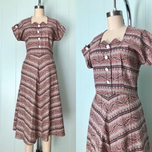 1950er Jahre Braunes Paisley Print Kleid | 50er Jahre Baumwoll Shirtwaist Kleid | Vintage Kurzarm Tageskleid | Grösse M