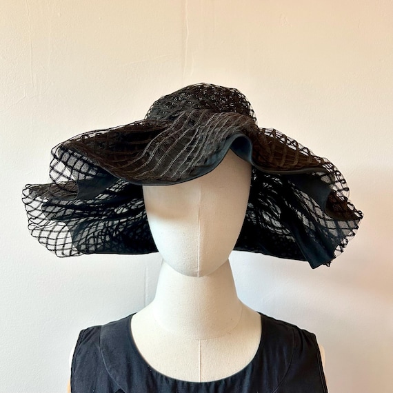 Vintage Velvet and Organza Hat Vintage 1940s Chocolate Velvet Hat With Silk Organza Trim - Etsy main image 2