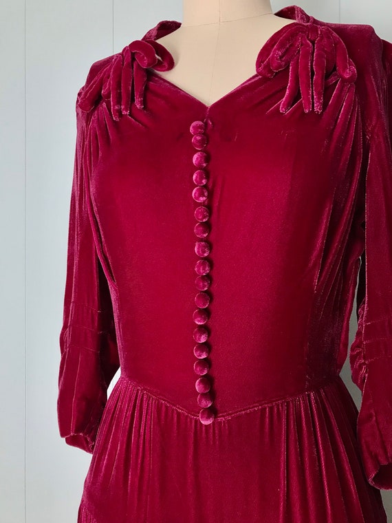 1940s Dark Raspberry Pink Velvet Cocktail Dress |… - image 5